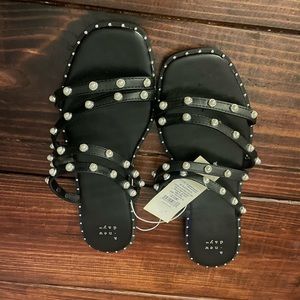 A New Day (Target) Jet Black/Hollis Black Pearl Stud Wide Slides, size 8.5w